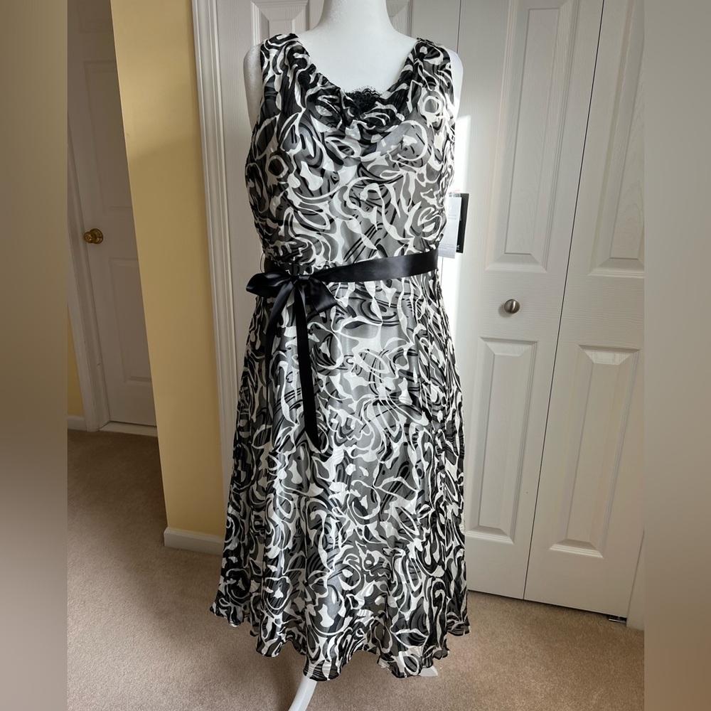 JS Boutique Sleeveless Silk Dress